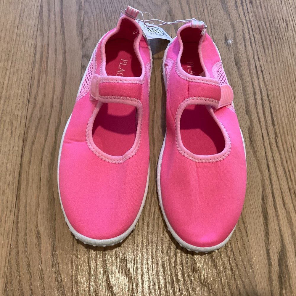 Children's Place Water Shoes NWT Size 4/5